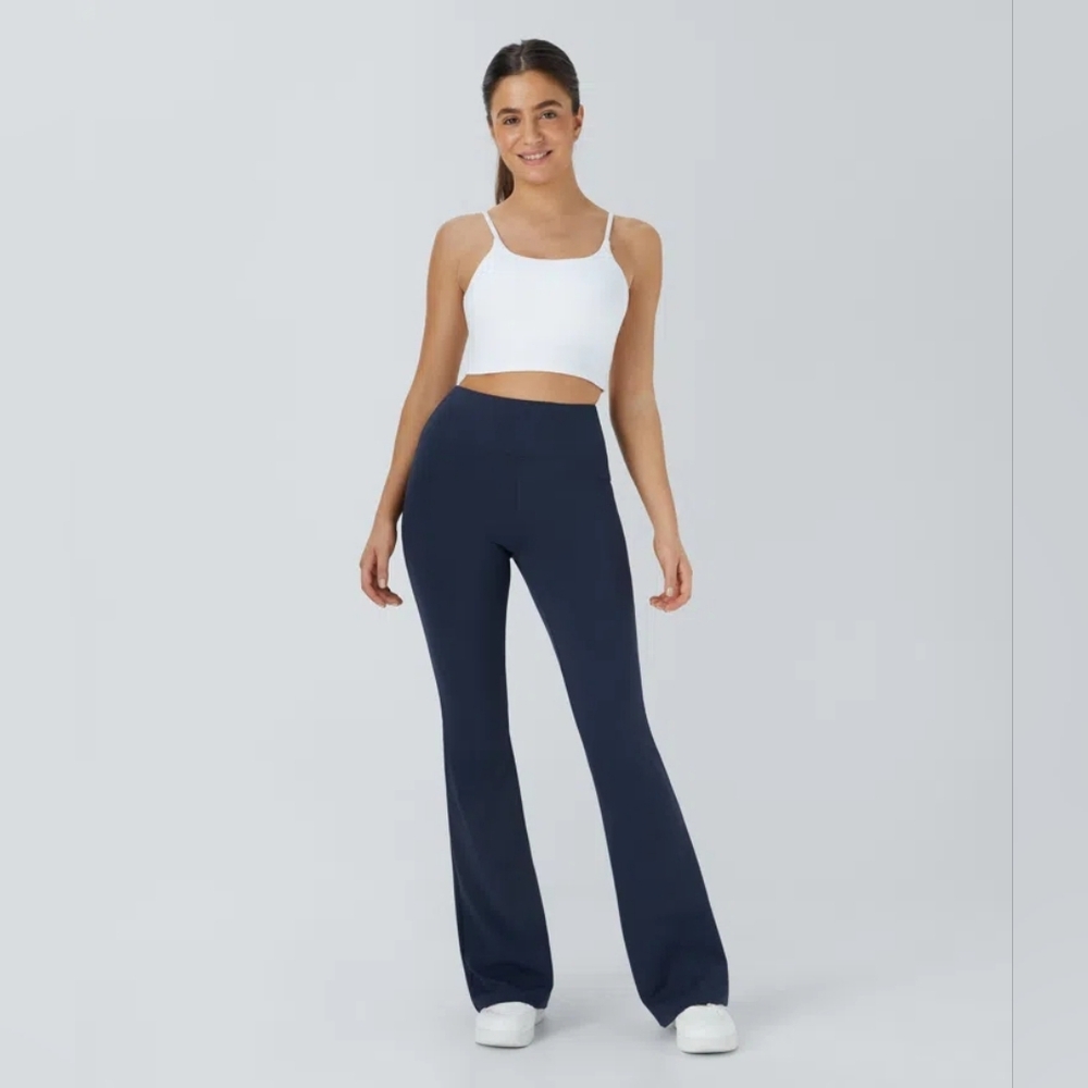 NWT Halara DayStretch High Waisted Pocket Flare Yoga Leggings Blue M petite - Picture 2 of 8